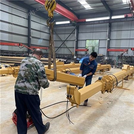 定制采矿业23米挖机改装伸缩臂拉山抓木机