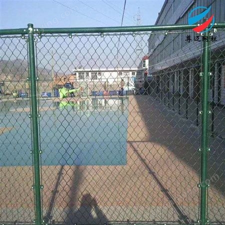 广州球场围网 尊迈球场勾花网 学校球场隔离栅 护栏厂家