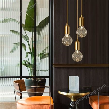 北欧单头吊灯餐厅吧台水晶玻璃灯个性创意橱窗铜色简约床头小吊灯