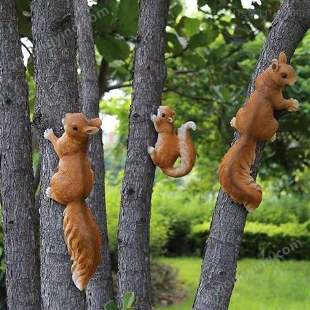重庆户外仿真松鼠摆件树脂花园庭院小动物松鼠雕塑景观树上松鼠装饰小品
